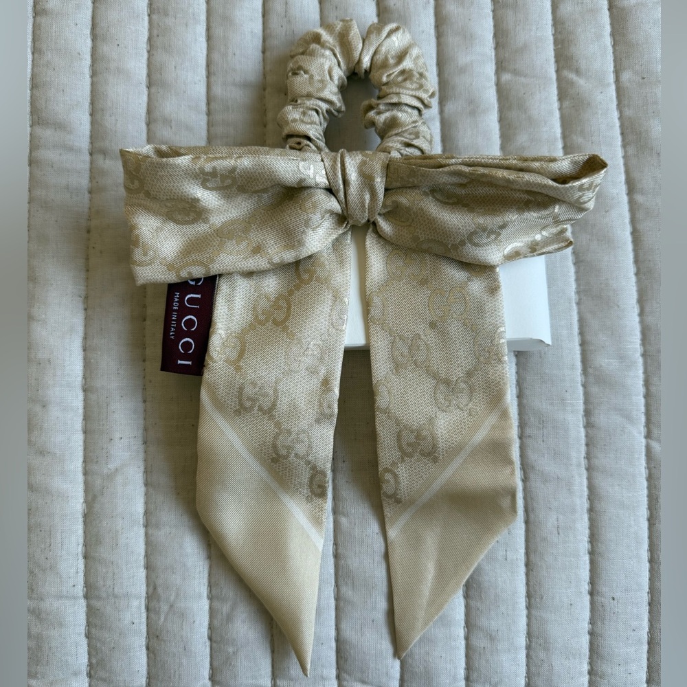 Gucci GG SILK JACQUARD SCRUNCHIE Ivory color